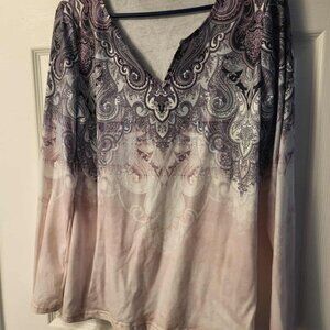 Women's long sleeve shirt size Medium